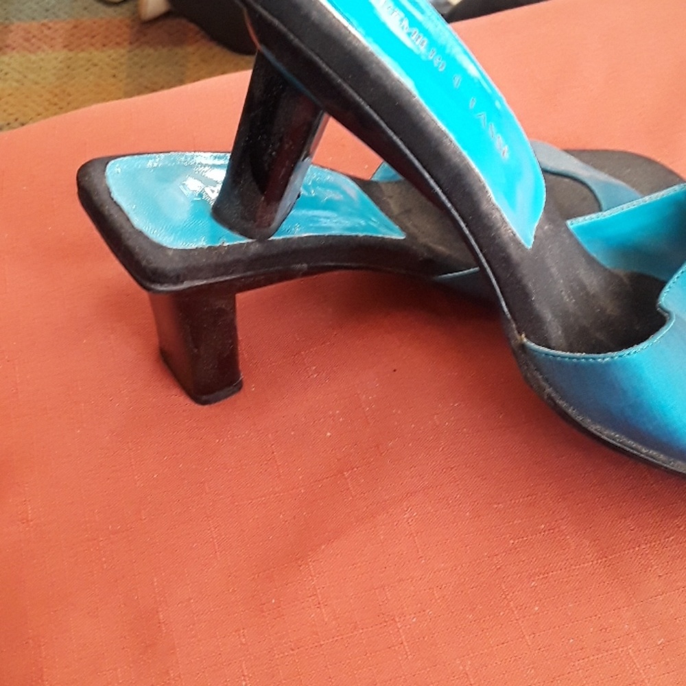 Heels - Picture 2 of 3